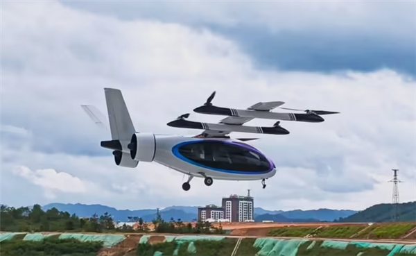 又一车企成功“登天”！广汽首款复合翼飞行汽车完成试飞