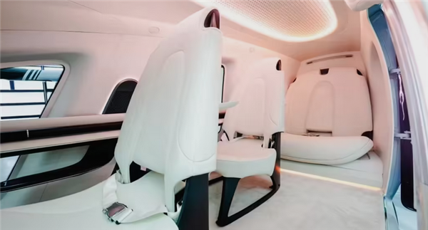 又一车企成功“登天”！广汽首款复合翼飞行汽车完成试飞