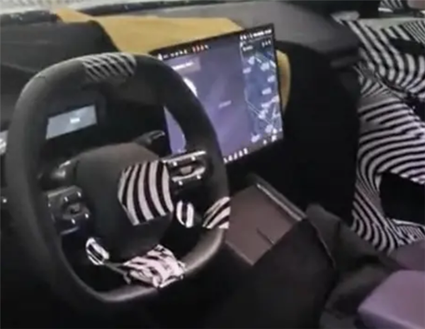 赛博风溜背回头率拉满!全新小鹏P7最新实车图曝光