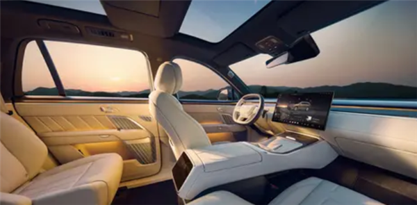 逆流而上的极简主义！乐道L90实车内饰首曝：中控只有一块屏