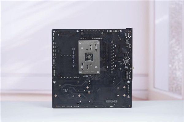 12+2+1相供电！铭瑄终结者B850M PRO WIFI图赏