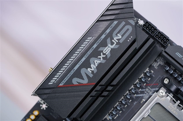 12+2+1相供电！铭瑄终结者B850M PRO WIFI图赏