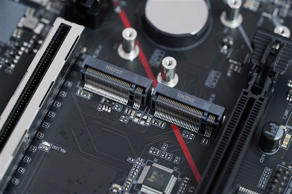 12+2+1相供电！铭瑄终结者B850M PRO WIFI图赏