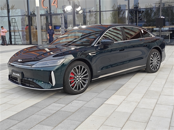 实测能跑2500公里!奇瑞C级轿车风云A9L上市:万起