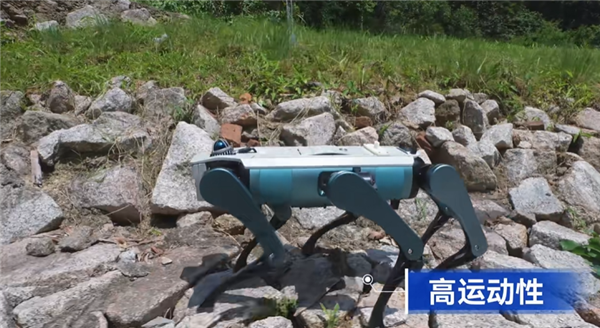 越疆正式发布六足仿生机器狗:拉力达5倍体重、上下陡坡不减速