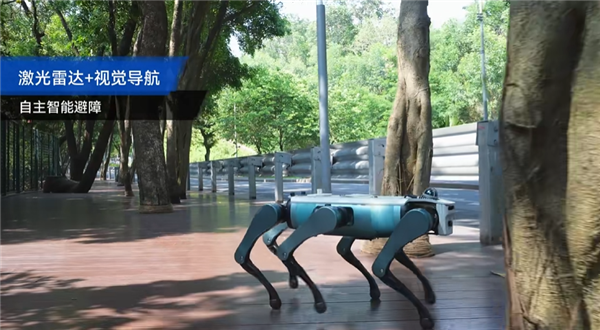 越疆正式发布六足仿生机器狗:拉力达5倍体重、上下陡坡不减速