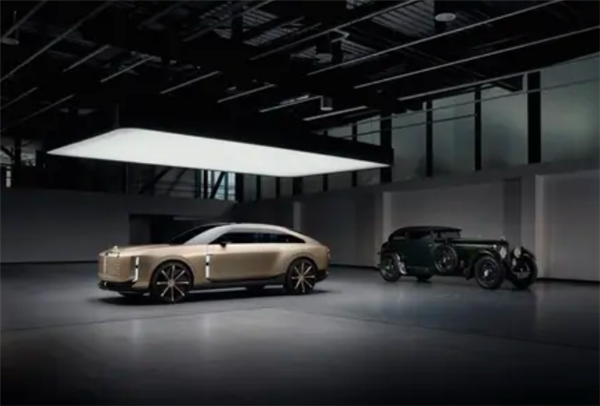 移动的头等舱！宾利首款电车官宣：车内只有三个座椅