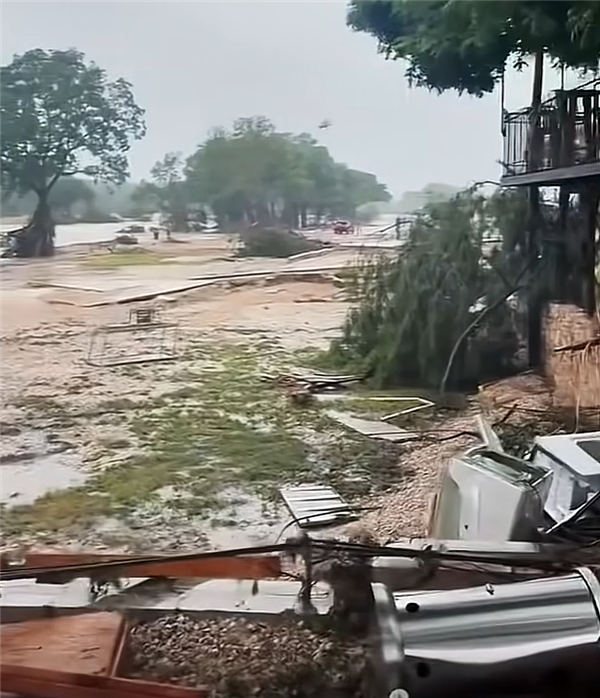 美国近百年最大洪灾之一！白宫：得州洪水来时大家在睡觉 这是天意