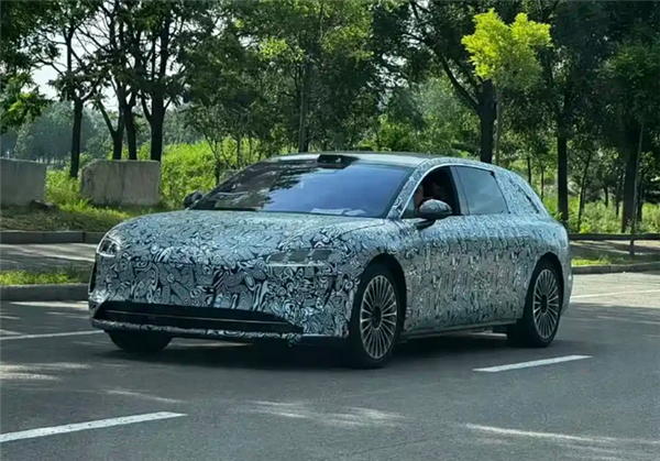 国产首款豪华旅行车!享界S9旅行版谍照更新:今秋正式发布