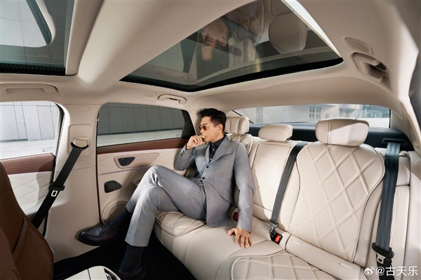 古天乐成风云A9L 001号车主：称一眼心动 空间很大很舒服