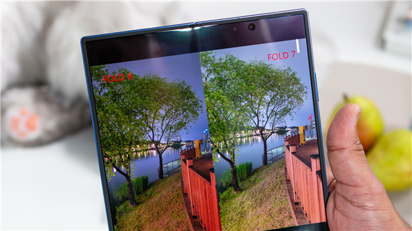 三星Galaxy Z Fold7图赏:全球最轻大折叠 比iPhone 16 Pro Max还要轻