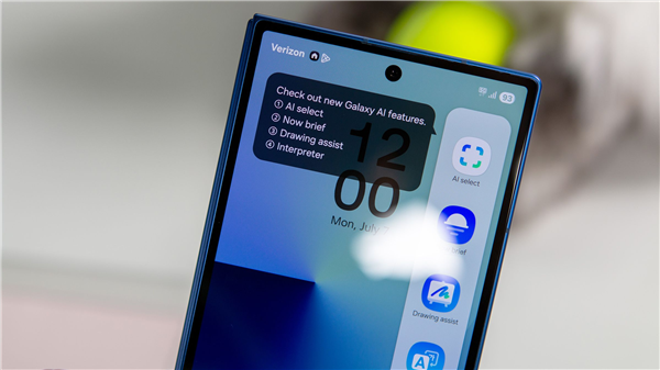 三星Galaxy Z Fold7图赏:全球最轻大折叠 比iPhone 16 Pro Max还要轻