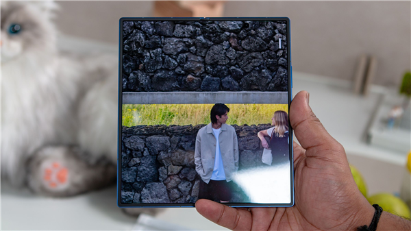 三星Galaxy Z Fold7图赏:全球最轻大折叠 比iPhone 16 Pro Max还要轻