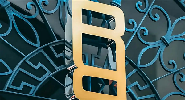 路虎揽胜发布全新标识:双R镜像设计老钱风十足!