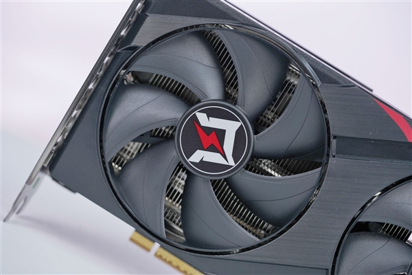 双风扇短小精悍！耕升RTX 5050追风OC显卡图赏