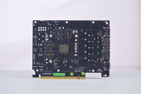 双风扇短小精悍！耕升RTX 5050追风OC显卡图赏