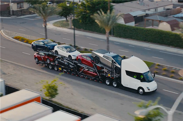 跳票6年后!特斯拉Semi电动半挂终于完成货运测试