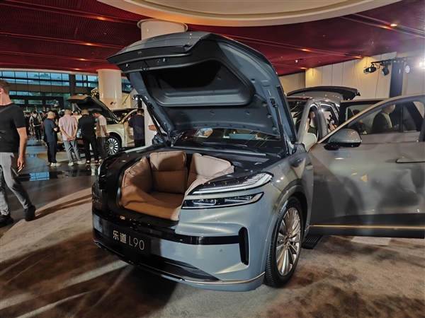大型家用三排SUV最优解!蔚来乐道L90预售:19.39万起