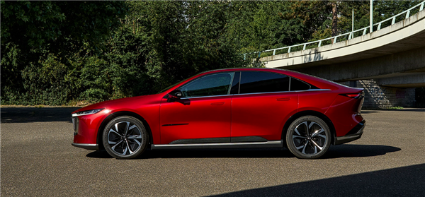 内销转出口摇身就卖37万多 马自达6e发布:就是国内EZ-6