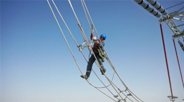 历经15年建设！我国最大750千伏超高压环网工程合龙