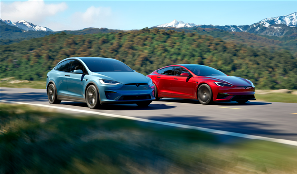 马斯克把“灵魂”塞进车里！特斯拉Grok语音吓坏车主：太像真人