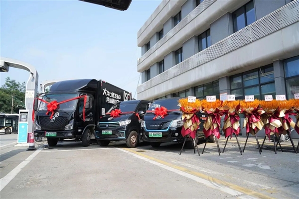 顺丰把快递点设在公交站:快递小哥送包裹速度快了半小时