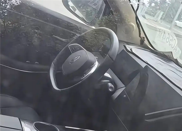 采用大哥M9同款设计！新款问界M7谍照曝光：首增纯电车型