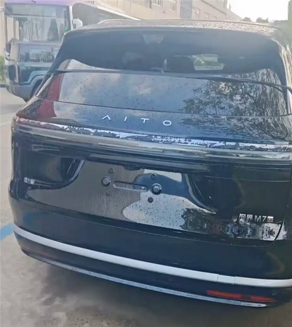 采用大哥M9同款设计！新款问界M7谍照曝光：首增纯电车型