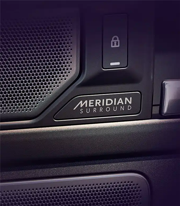 81.8万元！路虎卫士90英伦之声特别版上市：紫色很有韵味