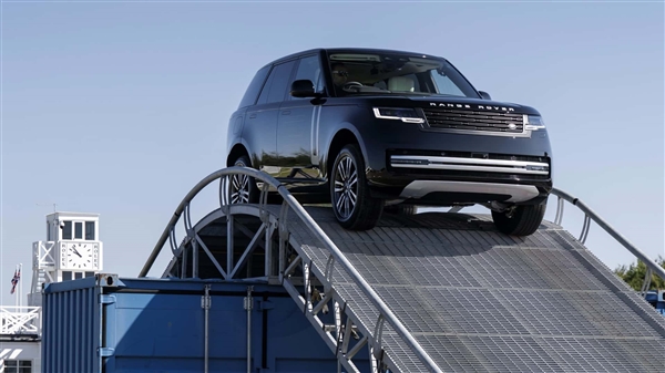 思路对了!纯电路虎揽胜实车公布:和燃油版看不出什么区别