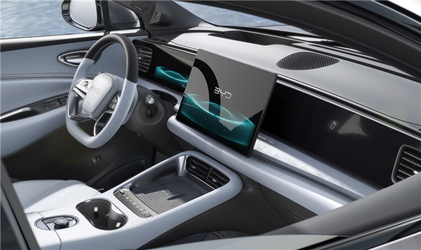 比亚迪全新中型SUV 海狮06内饰官图发布：黑白双拼中国风