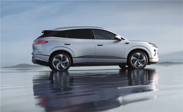 比亚迪全新中型SUV 海狮06内饰官图发布：黑白双拼中国风