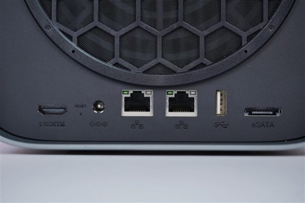 四盘位NAS天花板!极空间Z4Pro+性能版图赏