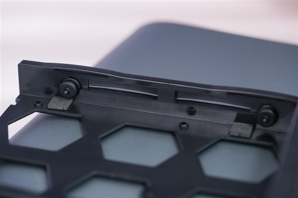 四盘位NAS天花板!极空间Z4Pro+性能版图赏