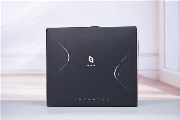 四盘位NAS天花板!极空间Z4Pro+性能版图赏