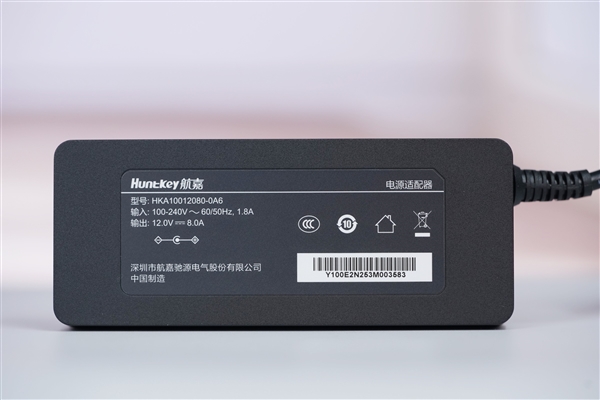 四盘位NAS天花板!极空间Z4Pro+性能版图赏