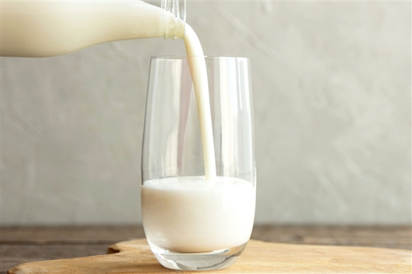 旺仔牛奶出国后变火辣小孩了：反差感拉满