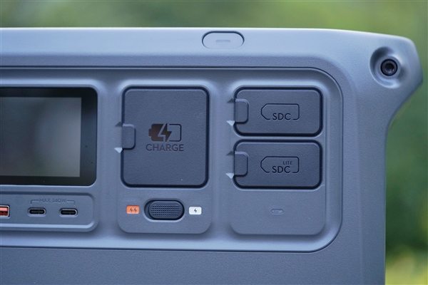 户外电源迎来闪充新时代！大疆新一代1度电户外电源图赏