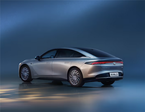 别克至境品牌首车至境L7外观发布:定位30万级豪华增程轿车