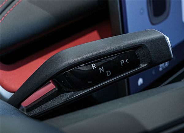 行驶中不小心误操作小米汽车换挡拨杆会怎样 官方:5种情况