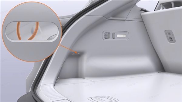 YU7用家充桩充电 充电枪被锁住怎么办 小米汽车:可用应急解锁拉线