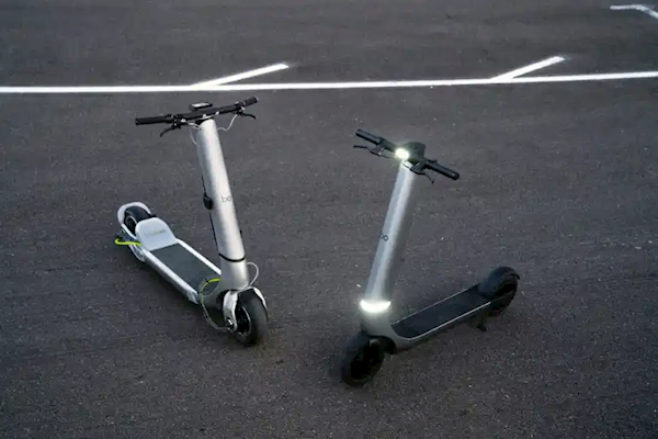 要价21万元!世界最快电动滑板车问世:极速超160km/h