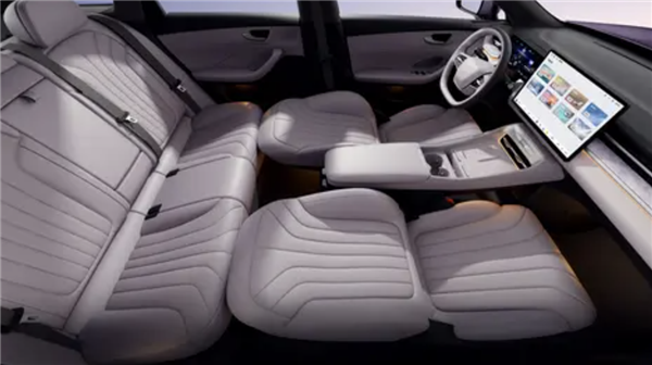 荣威M7 DMH内饰官宣:搭载悬浮大屏 保留物理按键