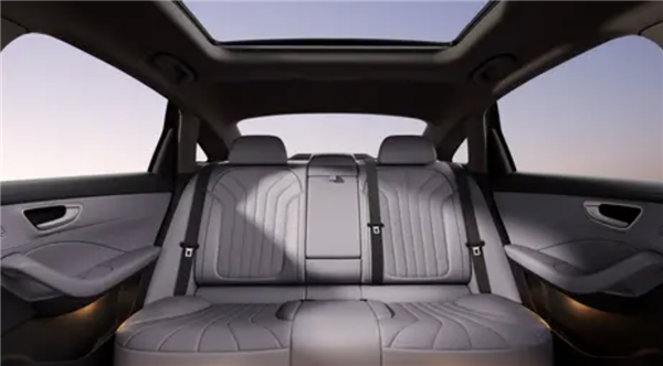 荣威M7 DMH内饰官宣:搭载悬浮大屏 保留物理按键