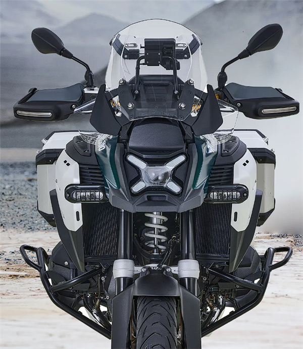 摩托车玩家的白月光 全新宝马水鸟ADV上市:27.39万起