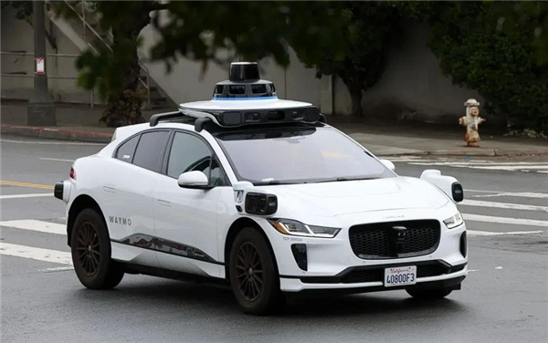 特斯拉无人出租车版图再扩大！与谷歌Waymo抢地盘