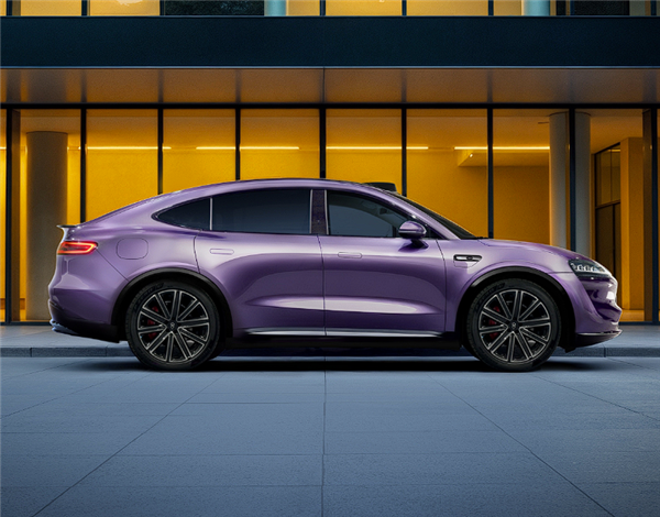 新标上车删除“大眼袋” 博主晒新款智界R7效果图：颜值巨幅提升