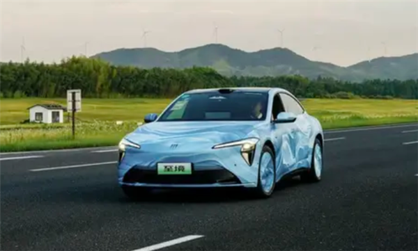 别克至境L7官方伪装实车曝光:配激光雷达+1.5T增程