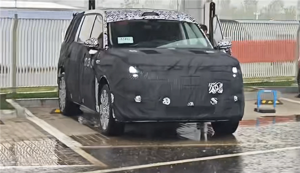 杀入理想华为舒适区 小米三排家用增程SUV曝光:体型非常庞大