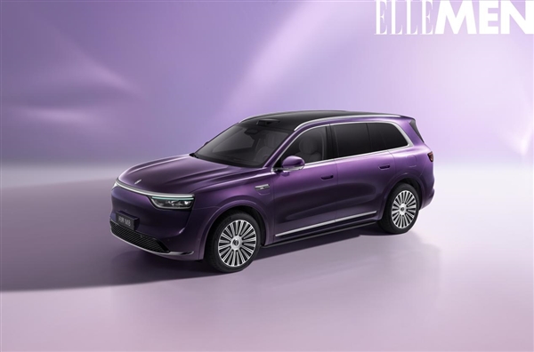 问界M8纯电版新色夜紫官宣:纳米级光影 微米级喷涂 毫米级AI检测